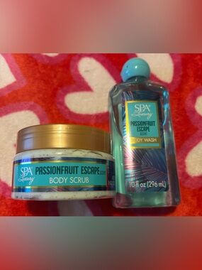 Passionfruit Escape Body Scrub & Body Wash - Teal